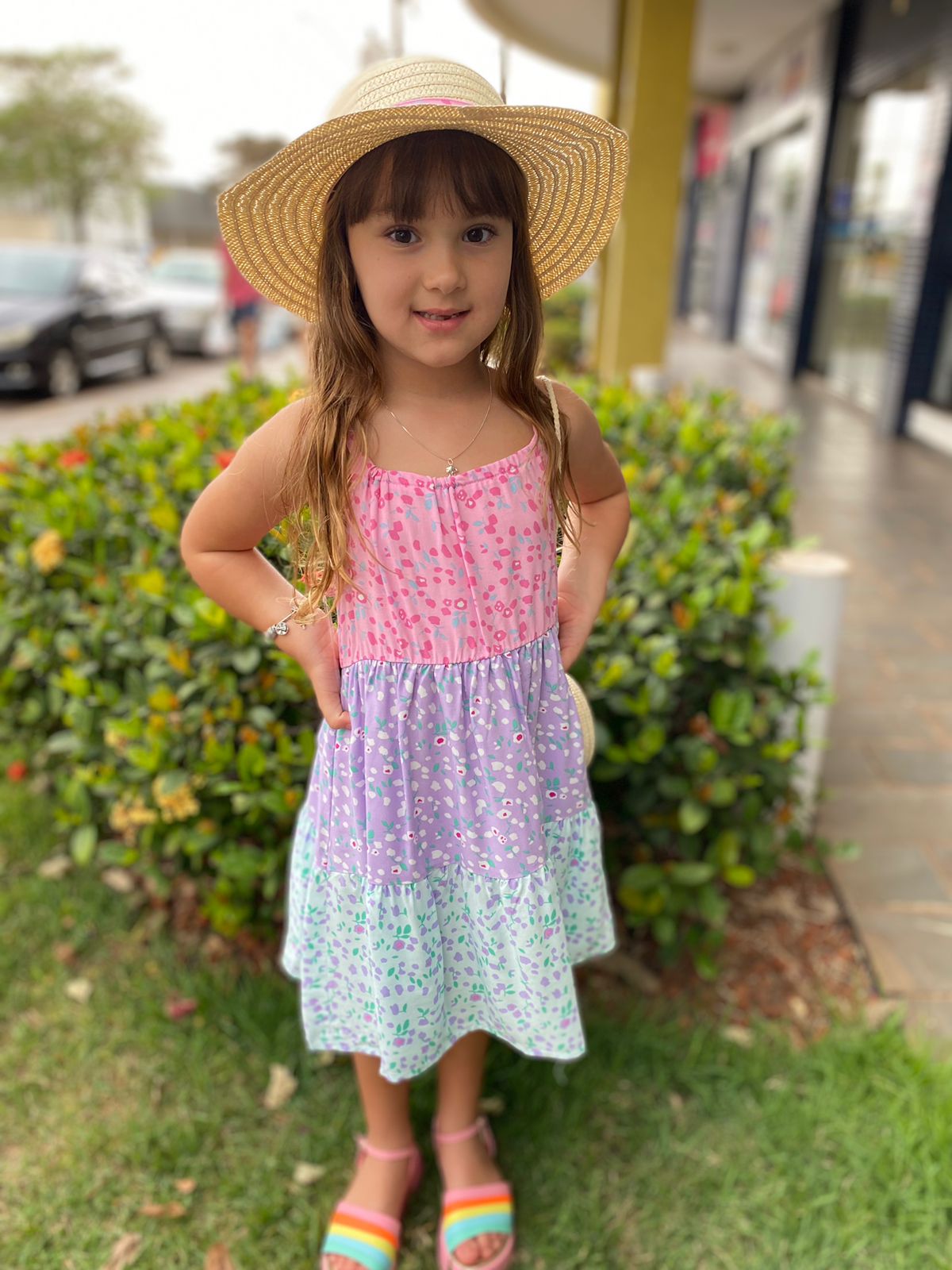 Vestido Estampado Com Bolsa e Chapeu