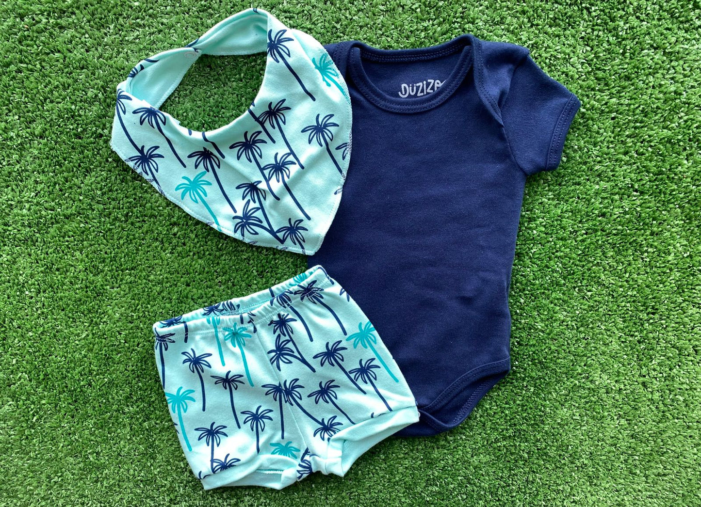 Conjunto de Body e Shorts e Babador