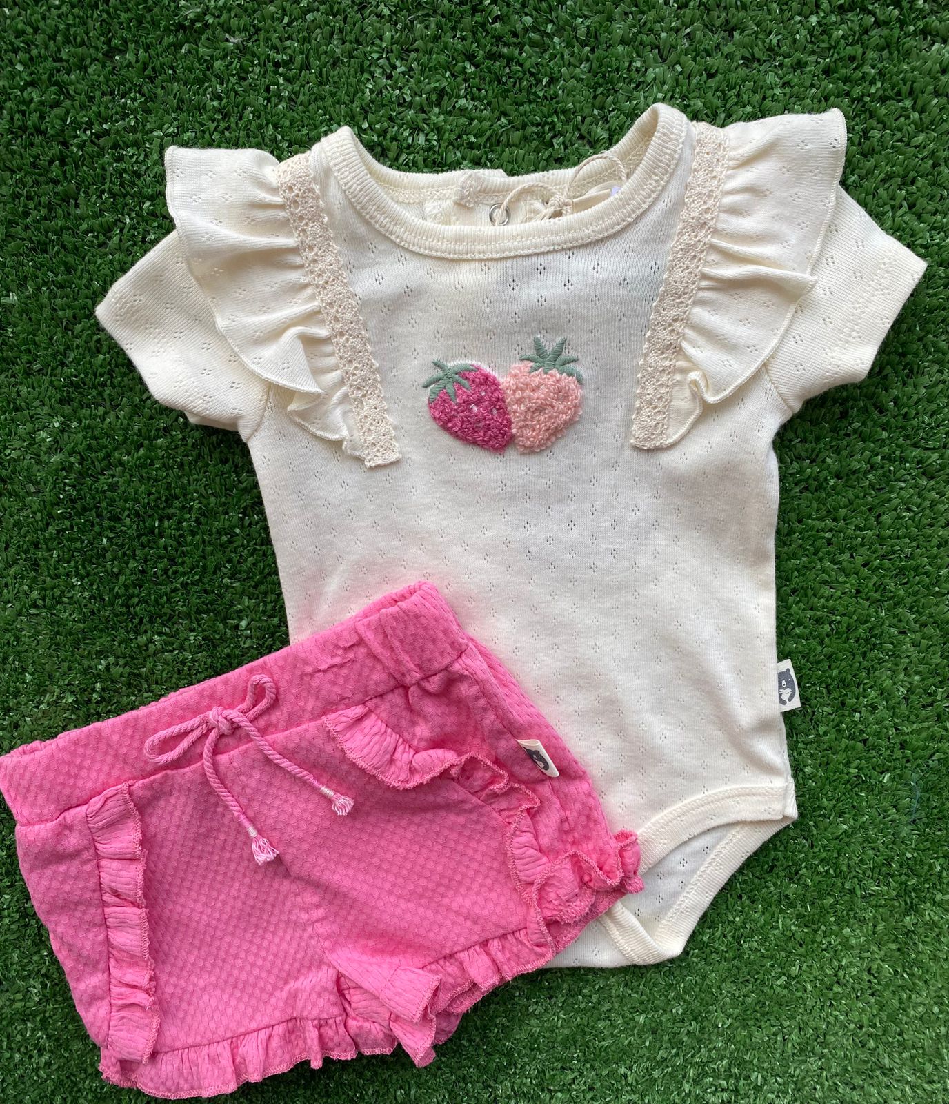 Conjunto de Body e Shorts Morango