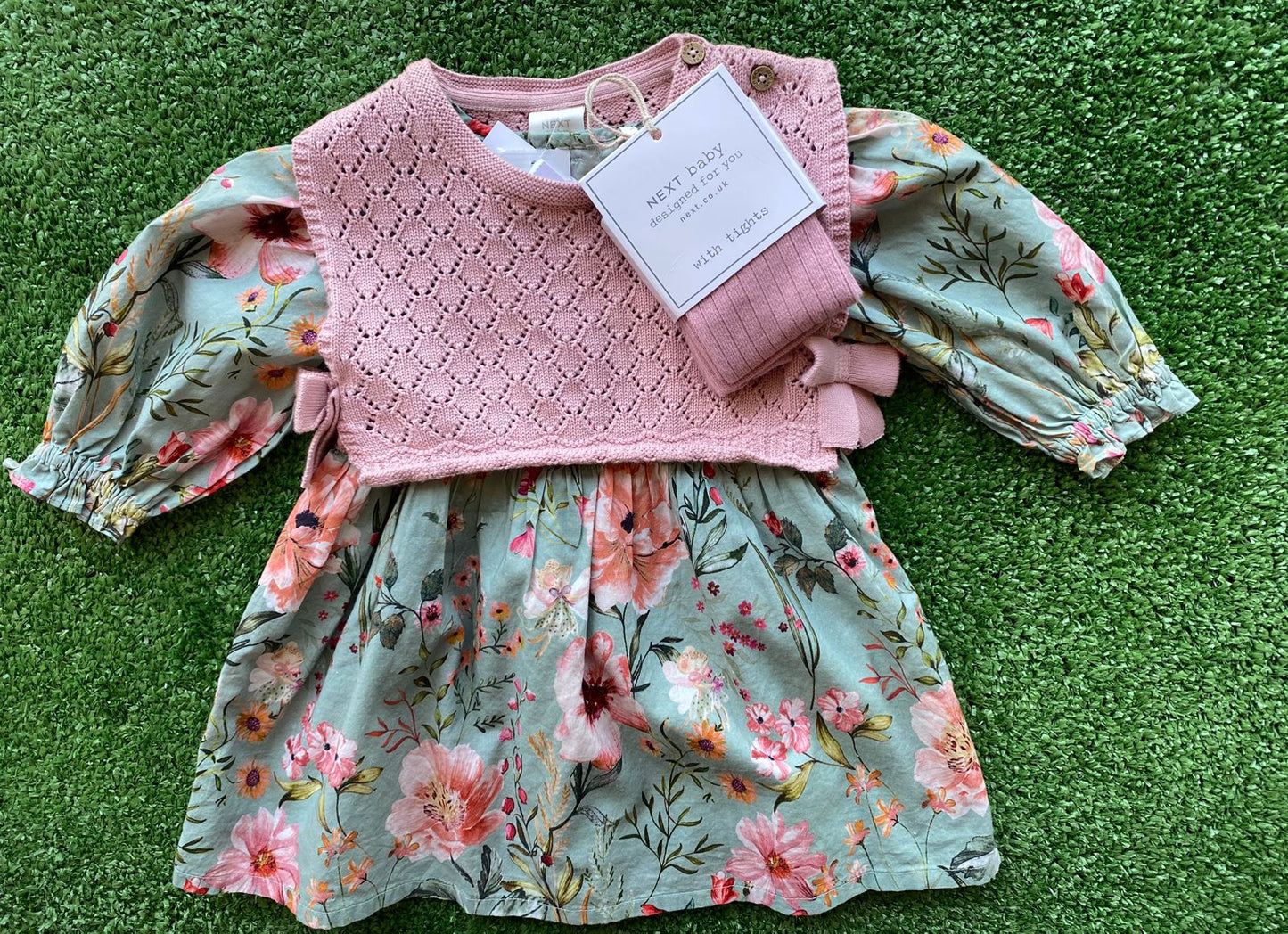 Vestido Manga Longa Floral com Meia Calça