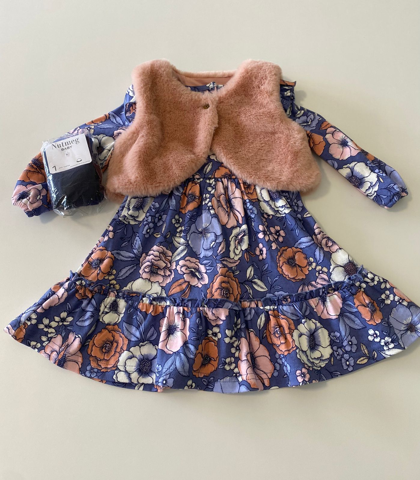 Vestido com Bolero e Meia