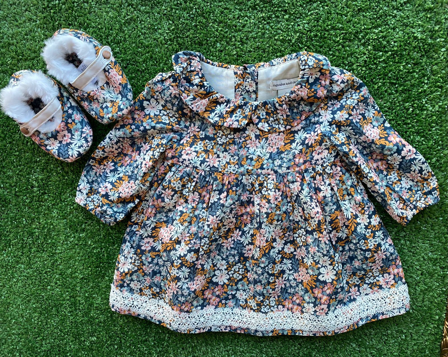 Vestido Floral com Sapatinho