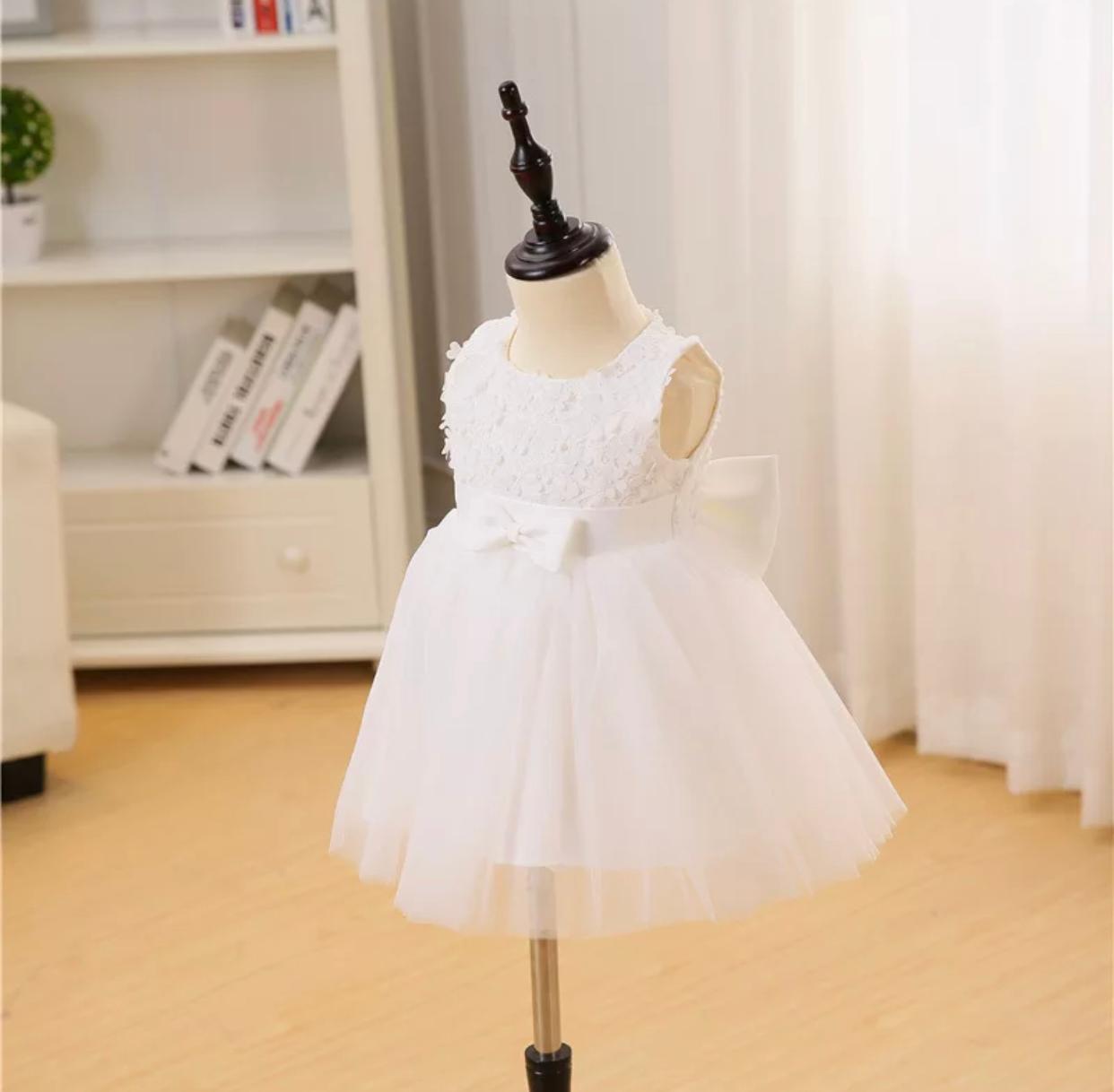 y Vestido de batizado de Flor