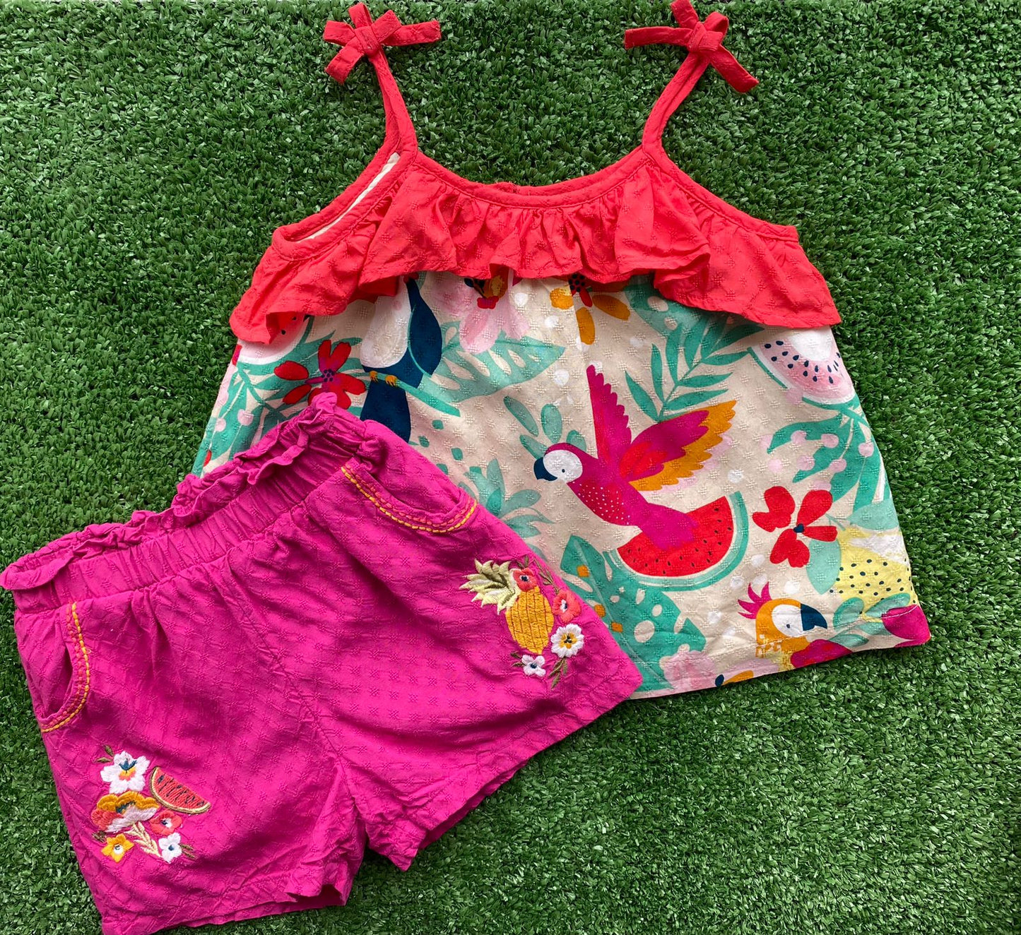 Conjunto Blusinha e Shorts