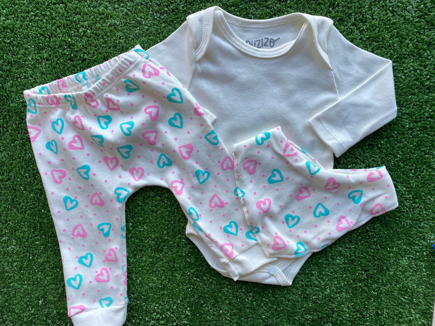 Conjunto Body Manga longa com Calça e babador