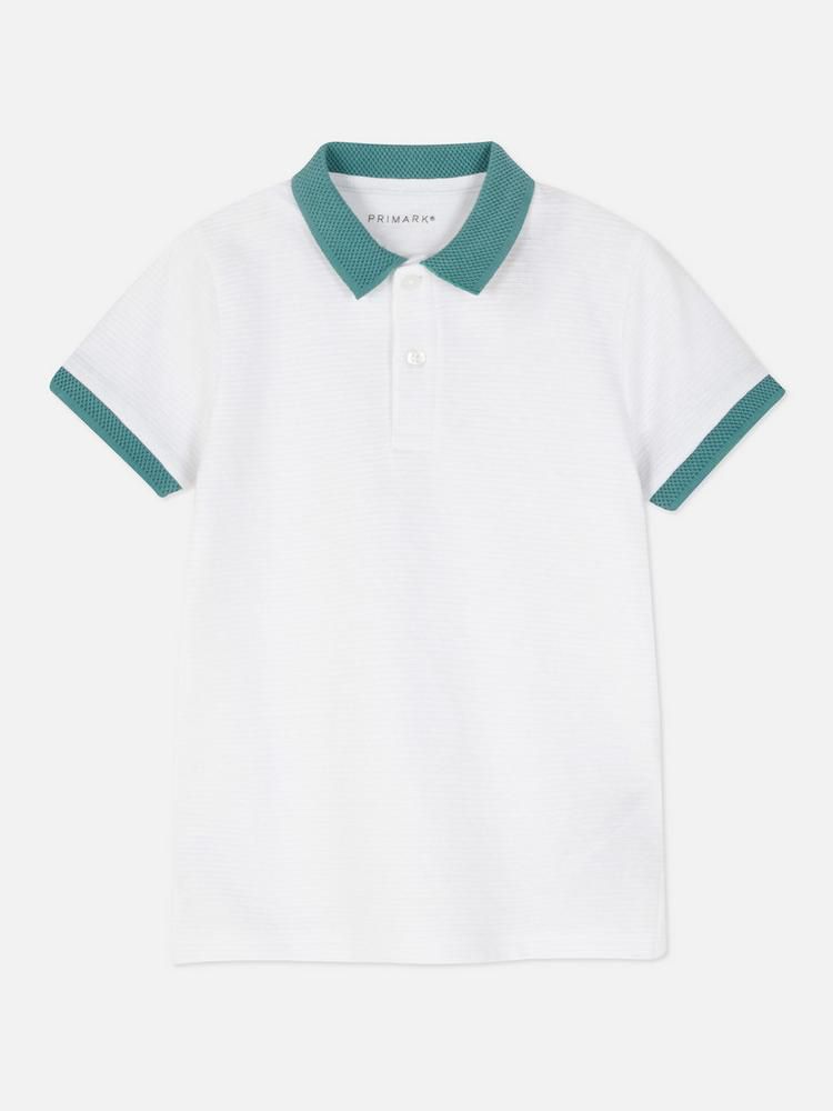 Camiseta Polo Branca com a Gola Verde