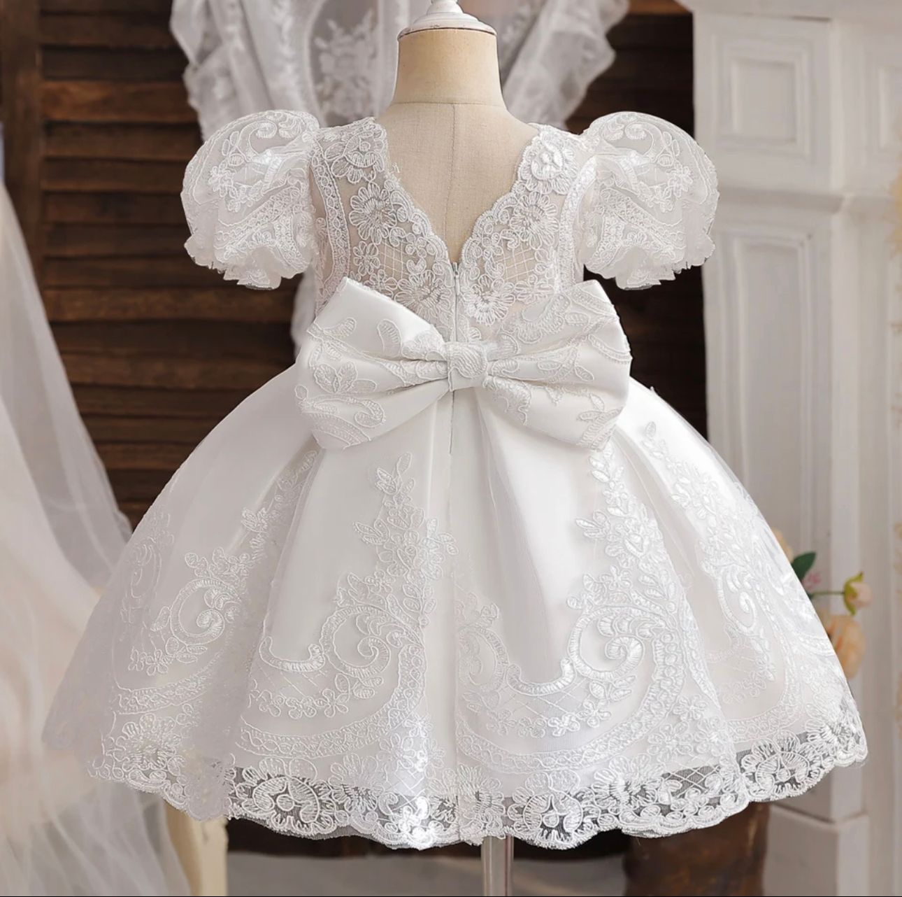 Vestido de Batizado com Perola Branca