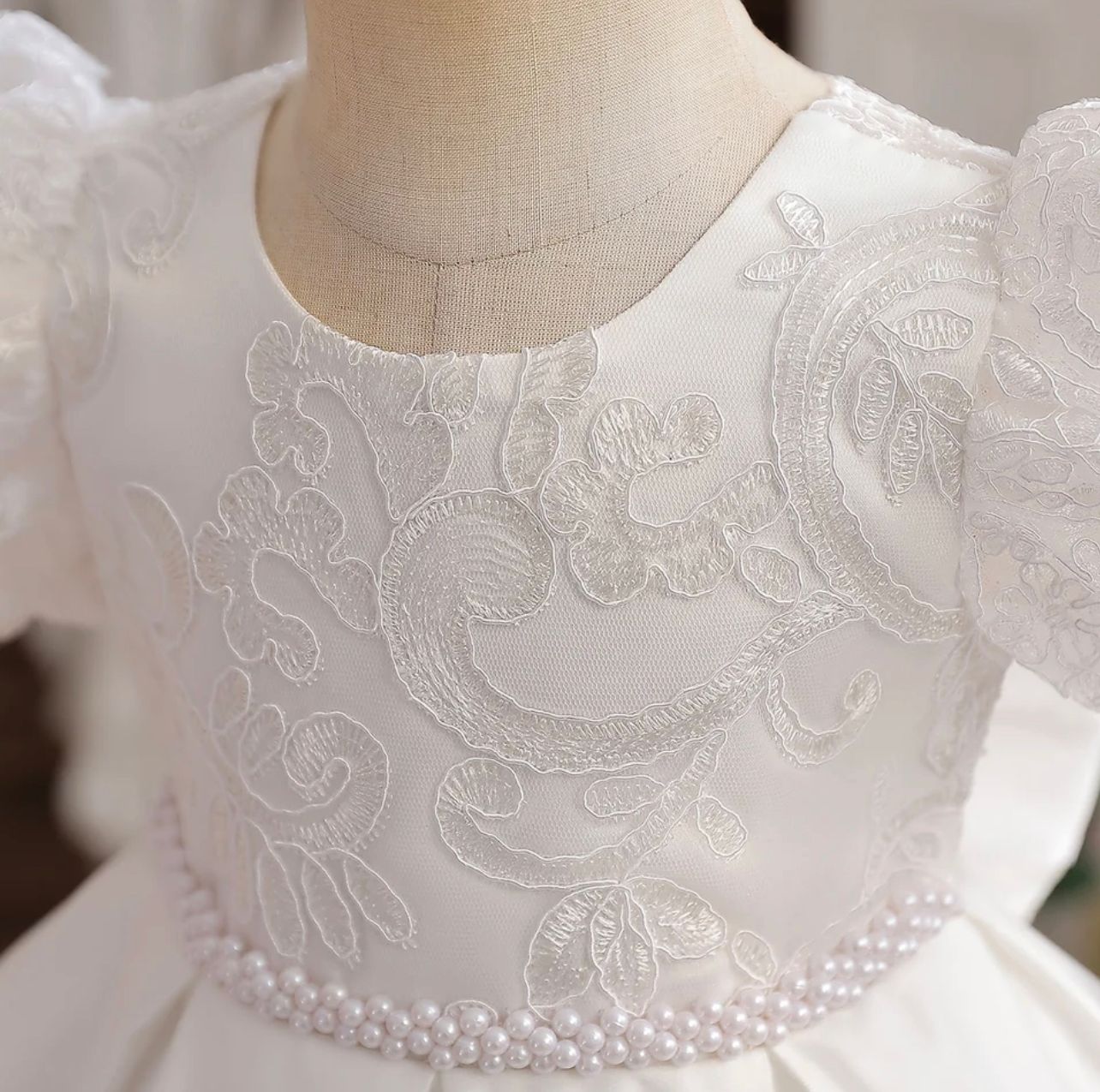 Vestido de Batizado com Perola Branca