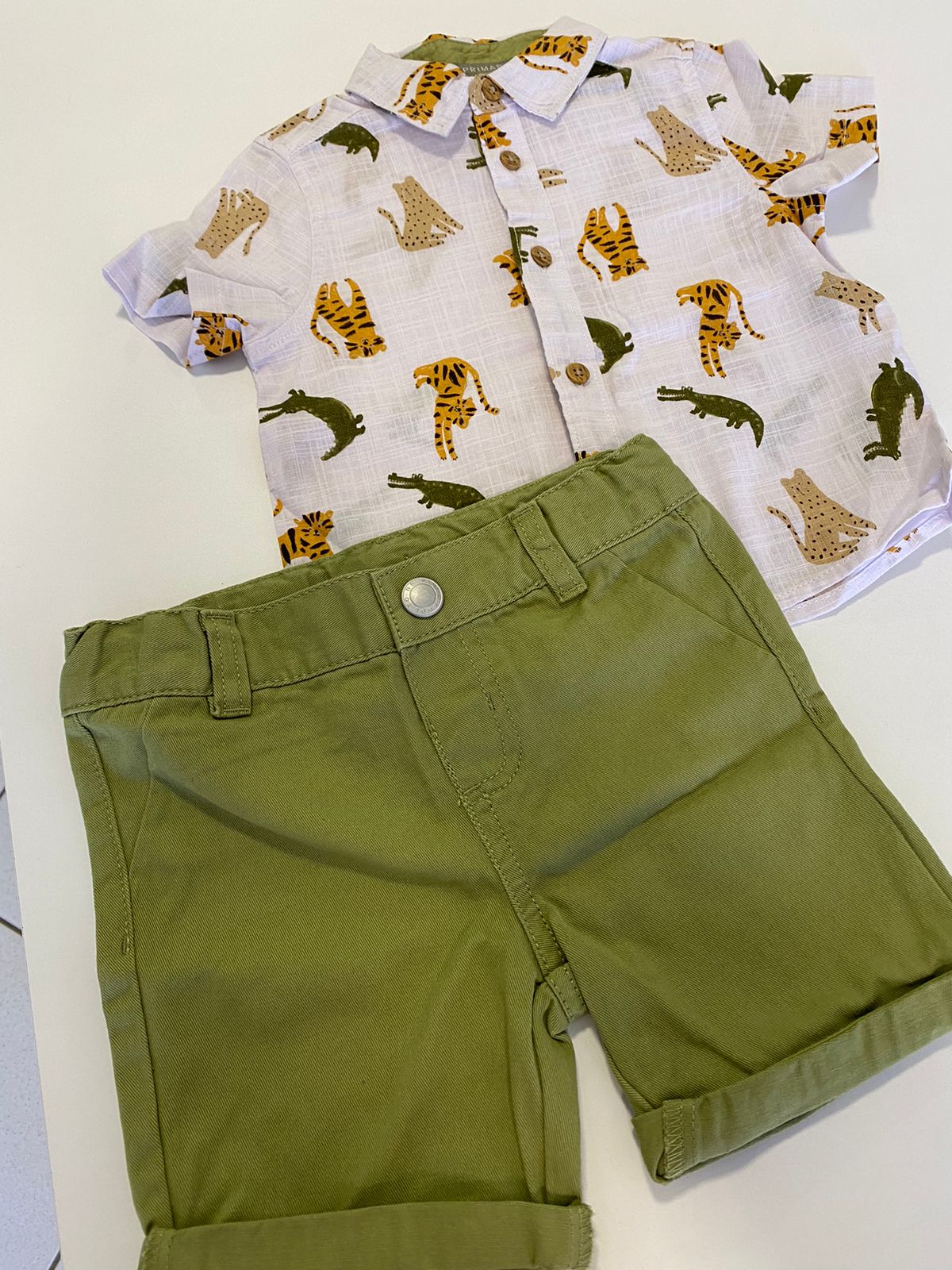 Conjunto Safari Shorts e Camisa