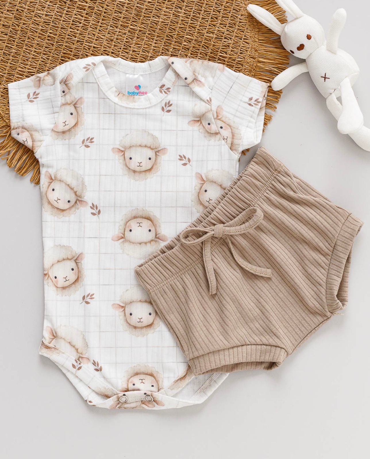 Conjunto de Body e Shorts Ovelha