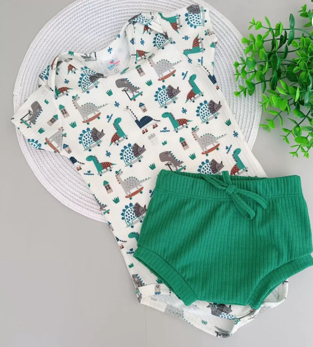 Conjunto Body e Shorts