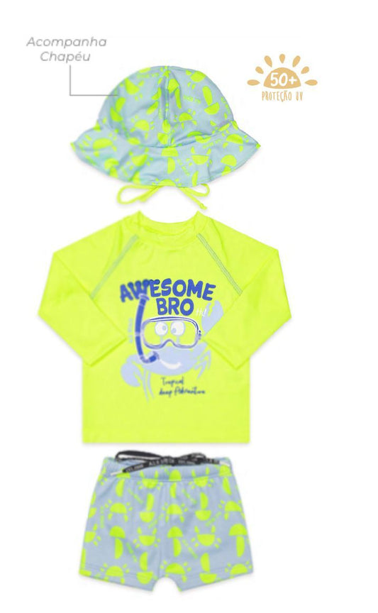 Conjunto Camiseta Manga Longa e Shorts e  Piscina