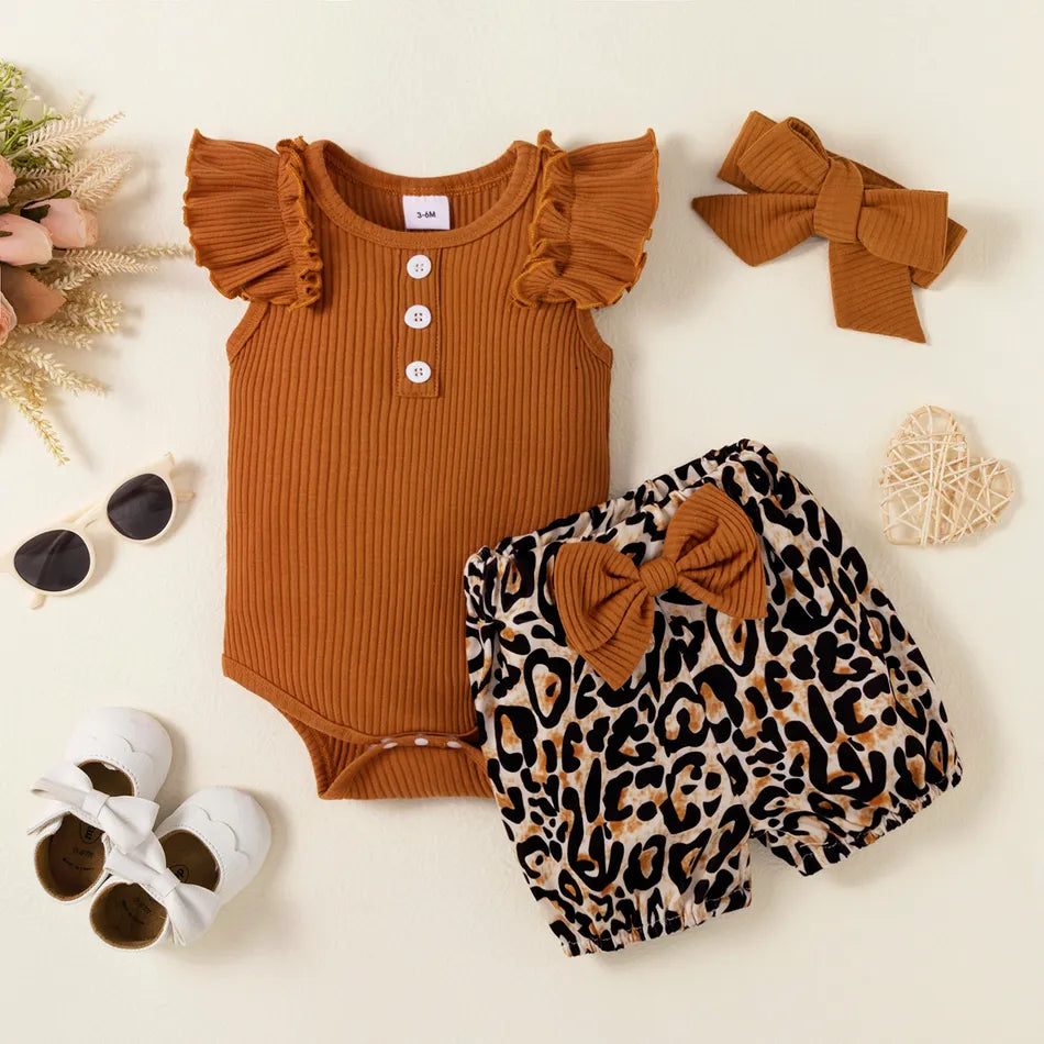 y Conjunto Marron e Shorts de Onça