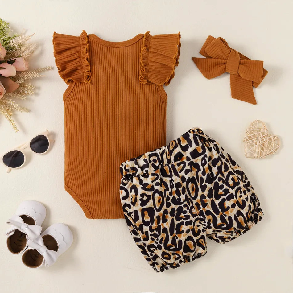 y Conjunto Marron e Shorts de Onça