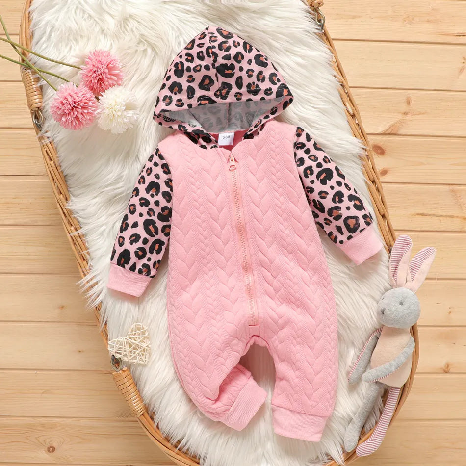 Macacão Rosa e Manga de Onça