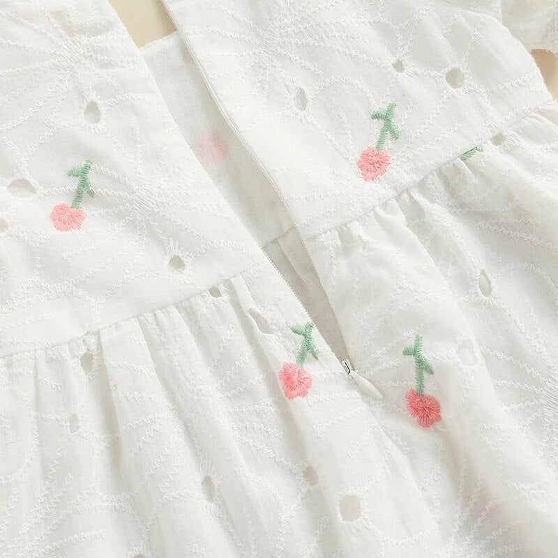 y Vestido Branco com Bordado