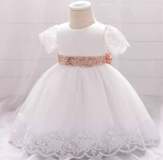Y Vestido com Laço Dourado