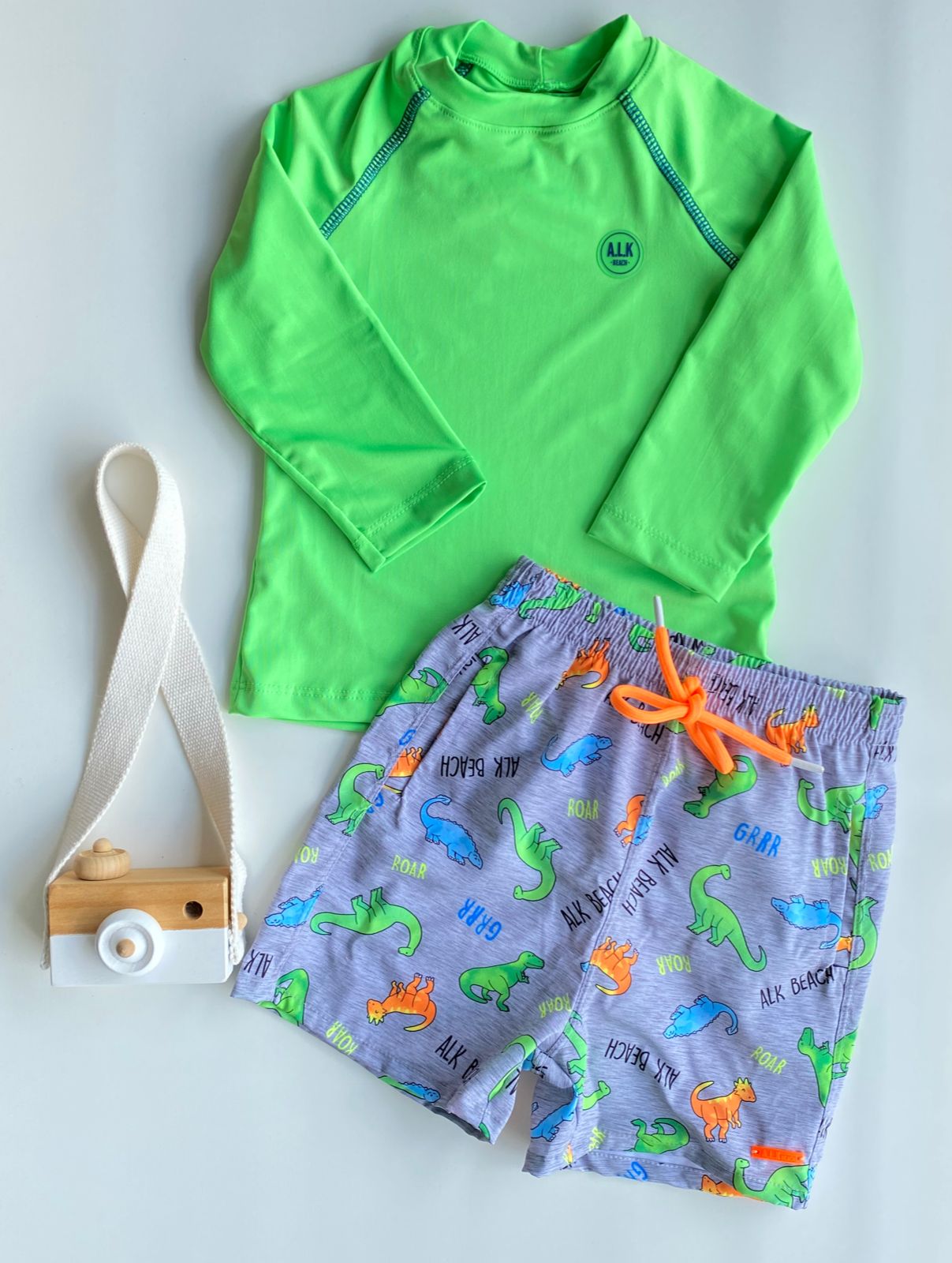 y Conjunto Camiseta Piscina e Bermuda Jacaré