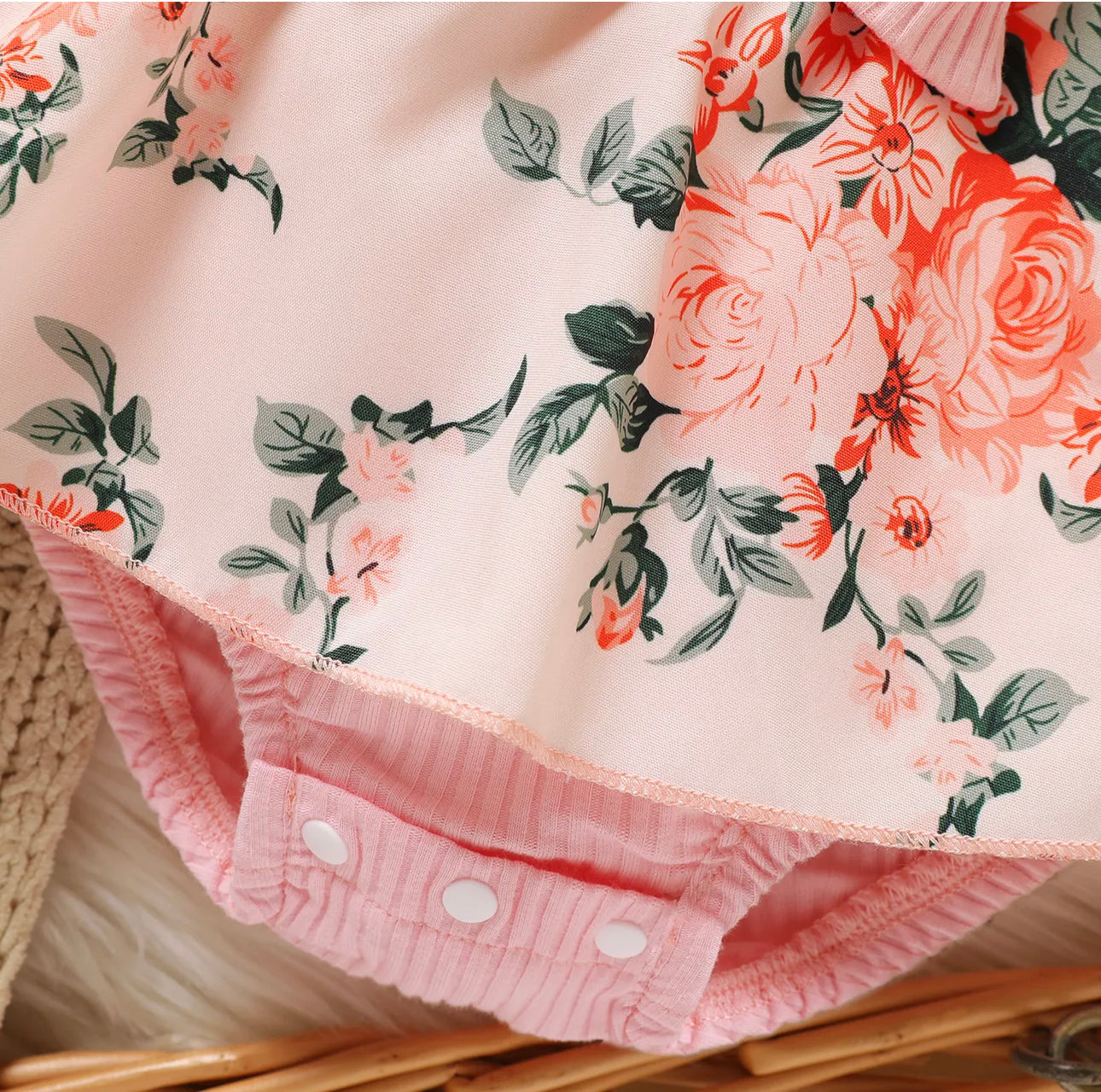 y Romper Rosa com Detalhes Floral