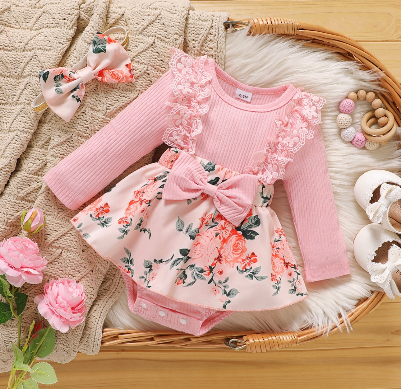 y Romper Rosa com Detalhes Floral